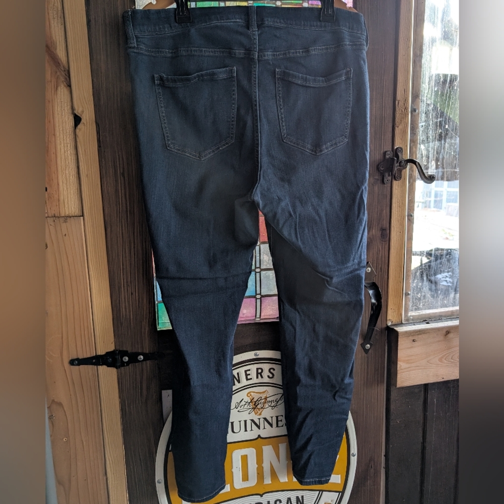 Liverpool Gia Glider Slim Jeans - Picture 4 of 6